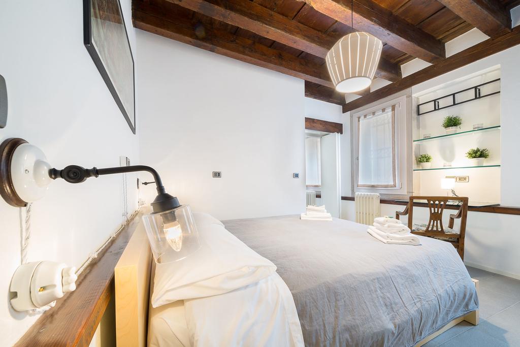 Ve.N.I.Ce Cera Casa Santo Stefano Apartment Venice Exterior photo