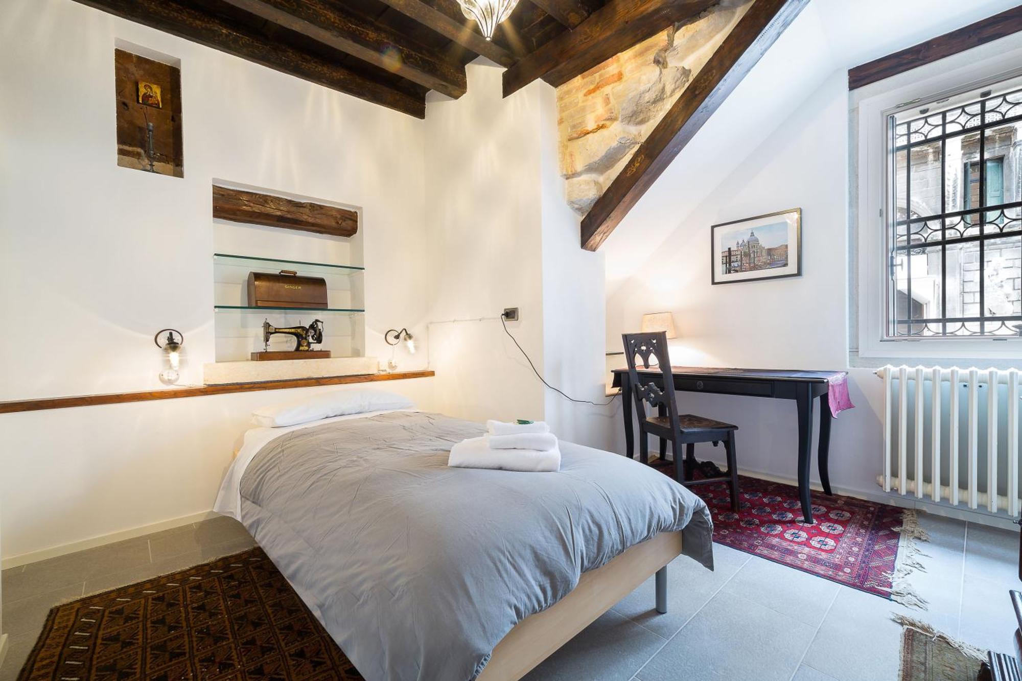 Ve.N.I.Ce Cera Casa Santo Stefano Apartment Venice Exterior photo