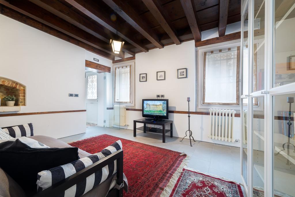 Ve.N.I.Ce Cera Casa Santo Stefano Apartment Venice Exterior photo